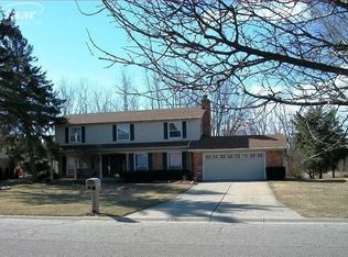 6632 Kings Pointe Rd, Grand Blanc, MI 48439