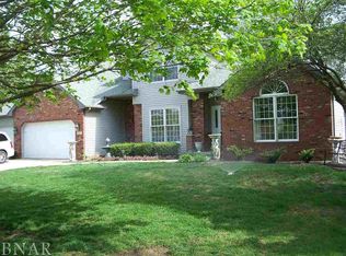 3215 Viney Ln, Bloomington, IL 61704