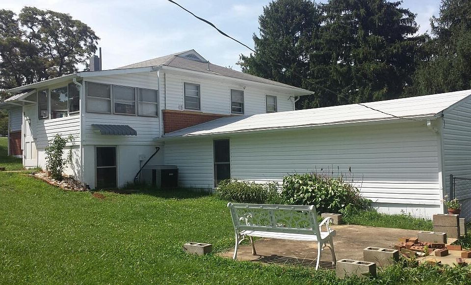 2nd image of 6354 Pinetree Ln