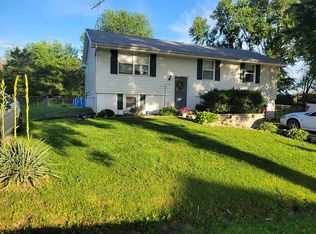 718 Kay Dr, Lathrop, MO 64465