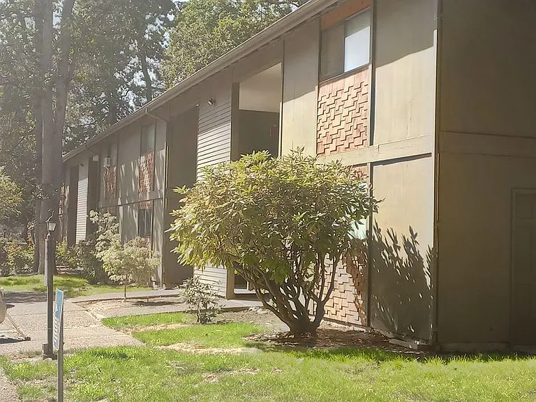 Oakview Terrace Apartments — Photo 13