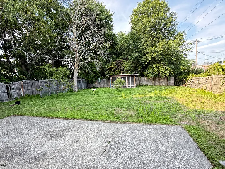 18 Edinboro Ave — Photo 12