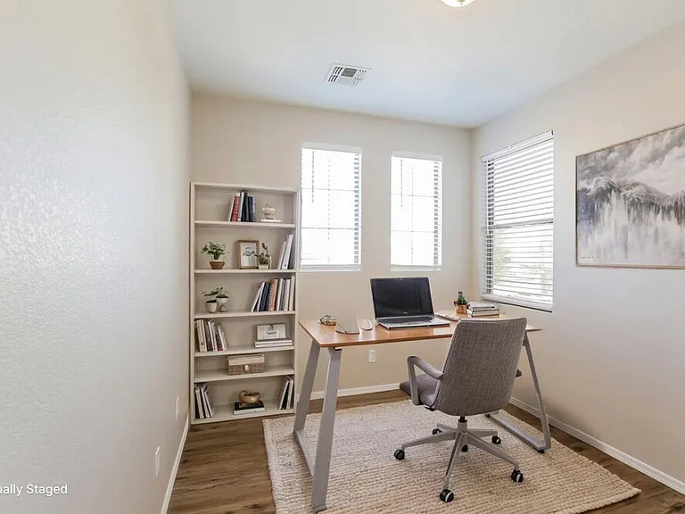 1613 W Saint Catherine Ave — Photo 15