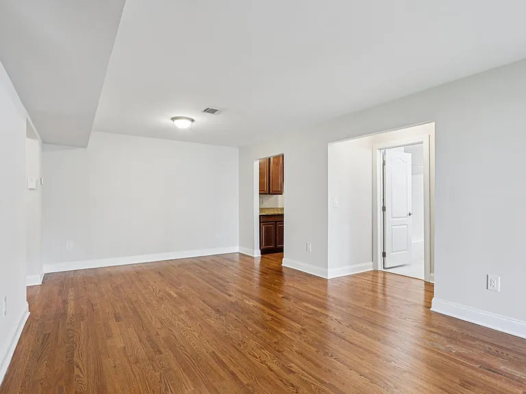 Summit Ridge Luxury Apartments — Photo 34