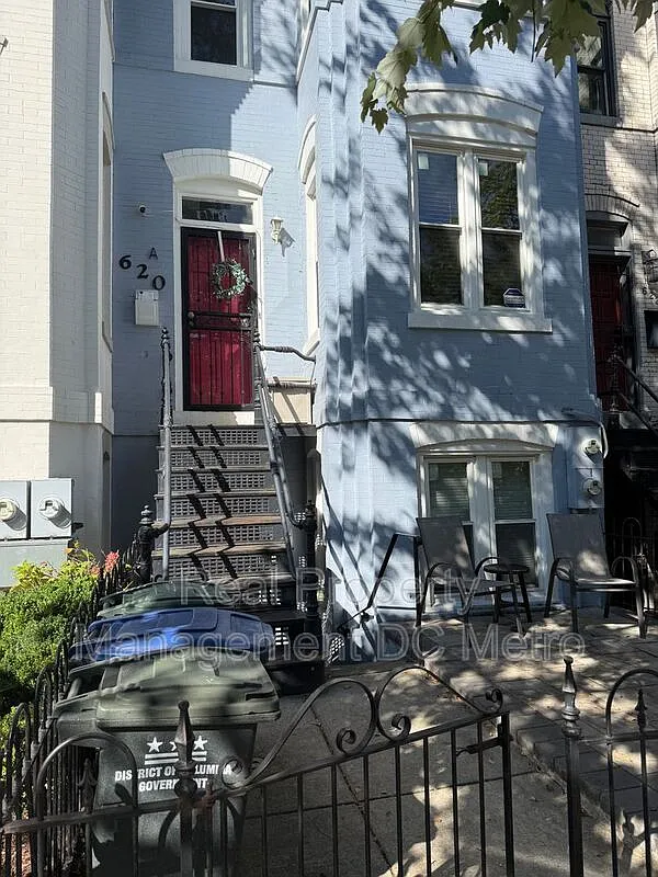 2 bed, 1.5 bath, 1000 sqft, $3,500 — Photo 1