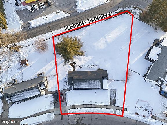 2nd image of 1058 Kelly Dr