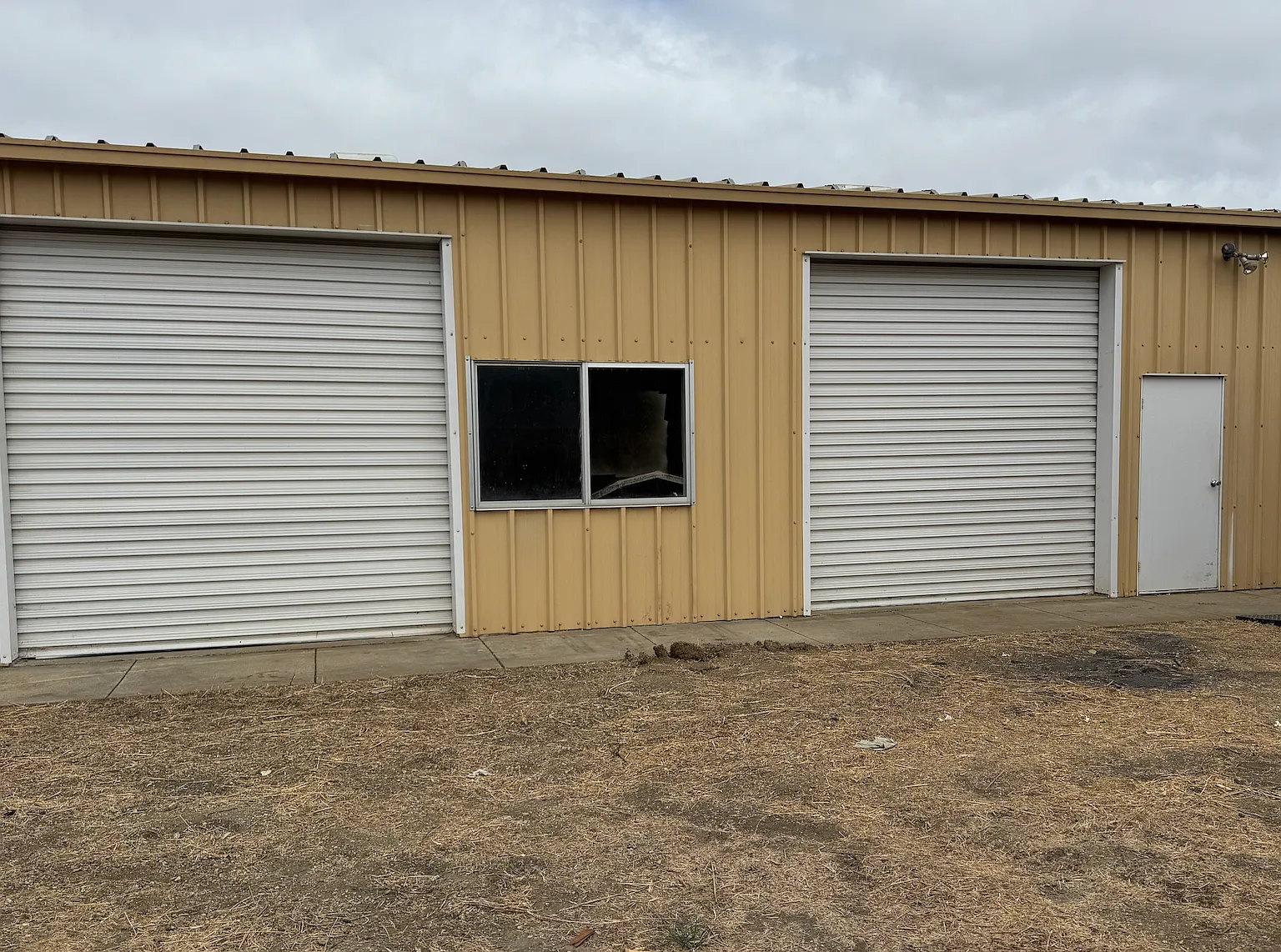 Studio, 2000 sqft, $3,250 — Photo 1