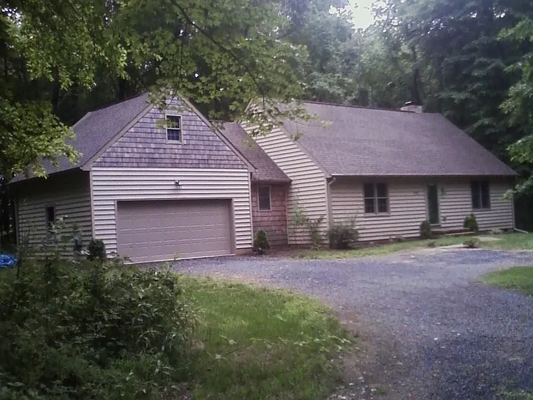 21324 Delaware Ave — Photo 1