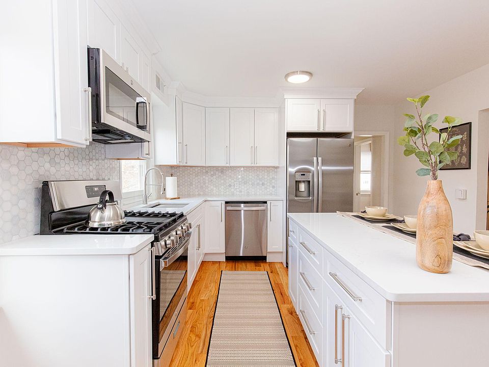 Brand new kitchen and appliances. Includes coffee maker, blender, pots, pans, etc.