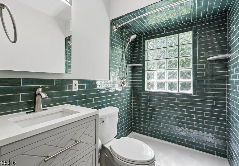 26 Howe Ave #2 — Photo 19