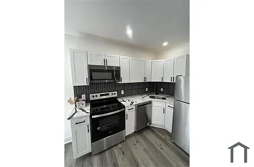 931 Church Ln #A Photo 1