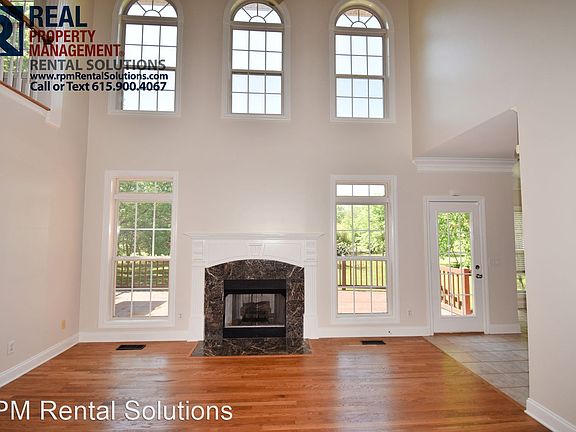 5th image of 211 Royal Glen Blvd
