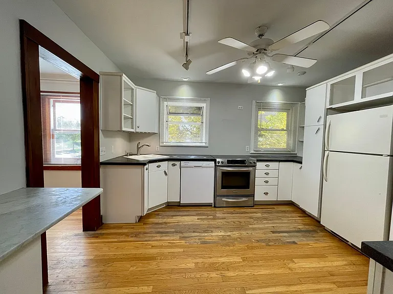 2231 S High St — Photo 9