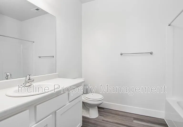 772 N 260 W — Photo 12