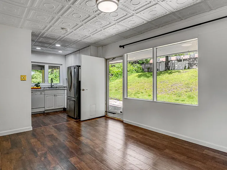 6323 Howe Pl — Photo 22