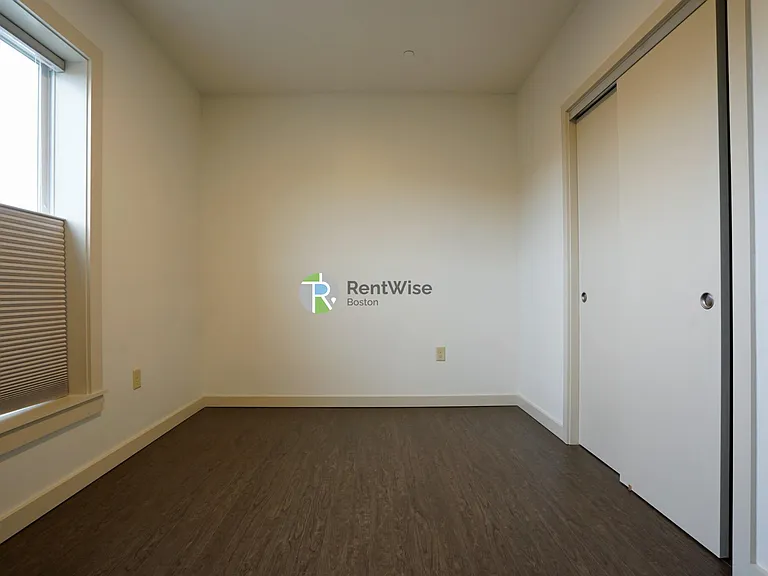 400 Langley Rd #301 — Photo 10