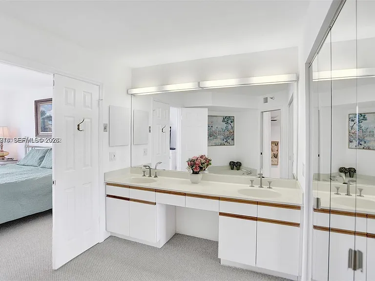 3500 Mystic Pointe Dr #2306 — Photo 29