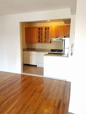 Rented by Bahar Management | media 25