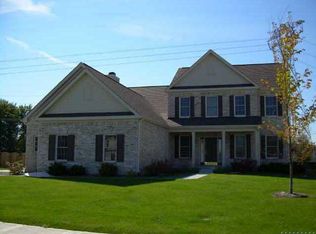 4277 Honeysuckle Ln, Zionsville, IN 46077