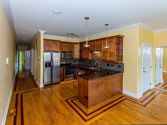 3rd image of 2932 N Milwaukee Ave Unit 401