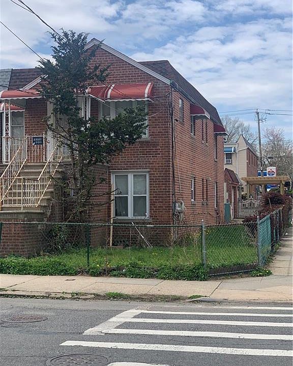 1st image of 2581 Young Ave