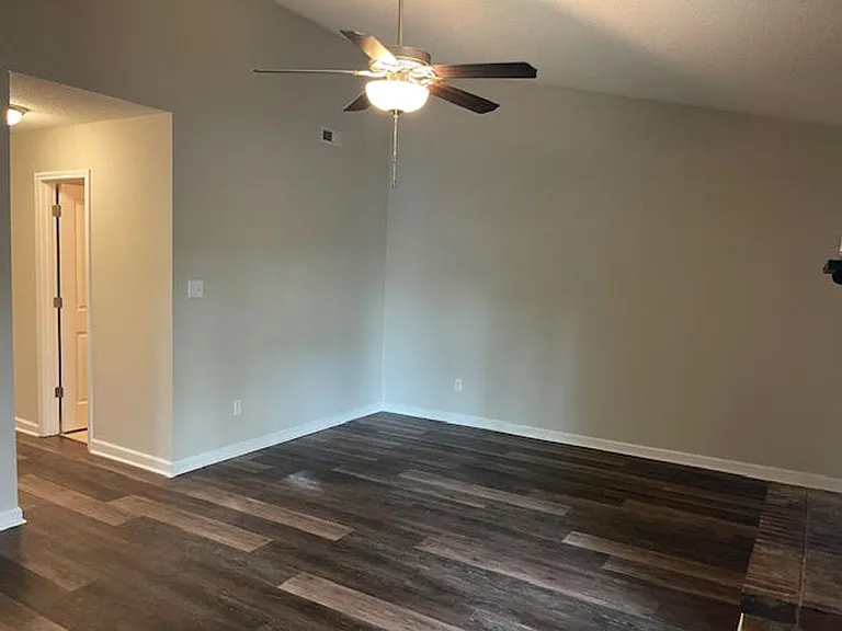 1951 Rolling Ridge Dr — Photo 14