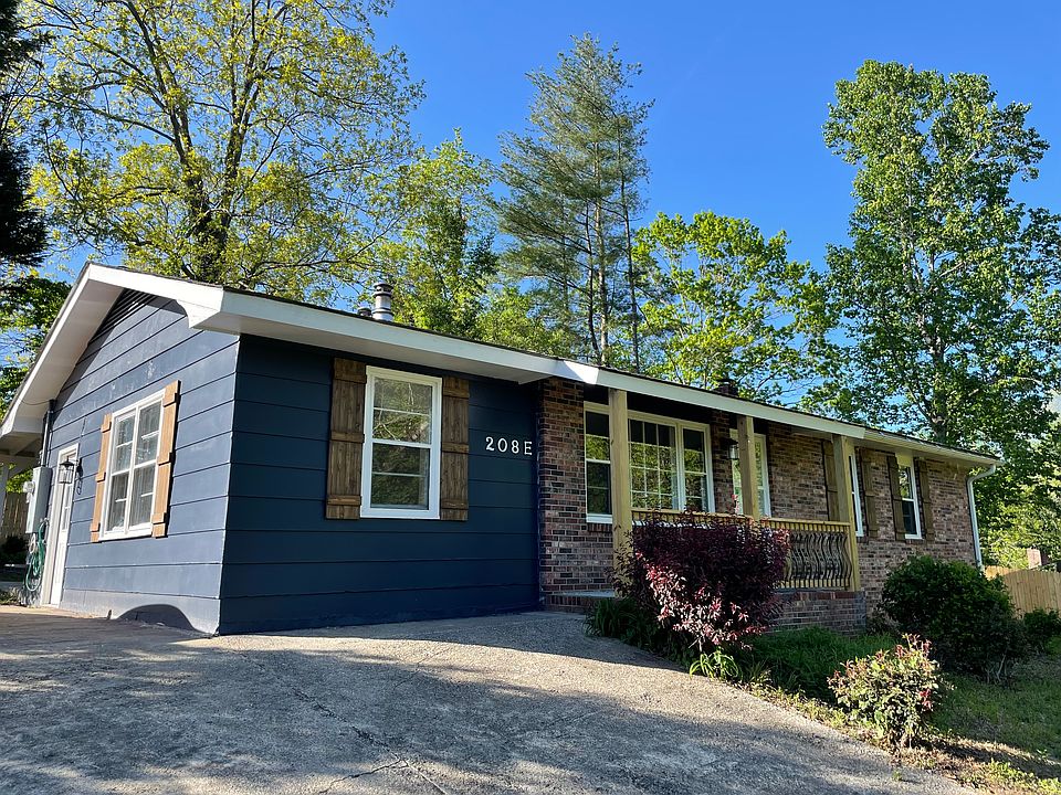 1st image of 208 E Wynnbrook Dr