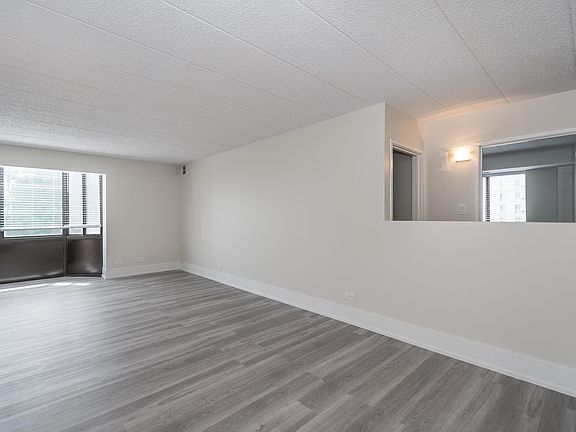 3rd image of 637 E Woodland Park Ave APT 512