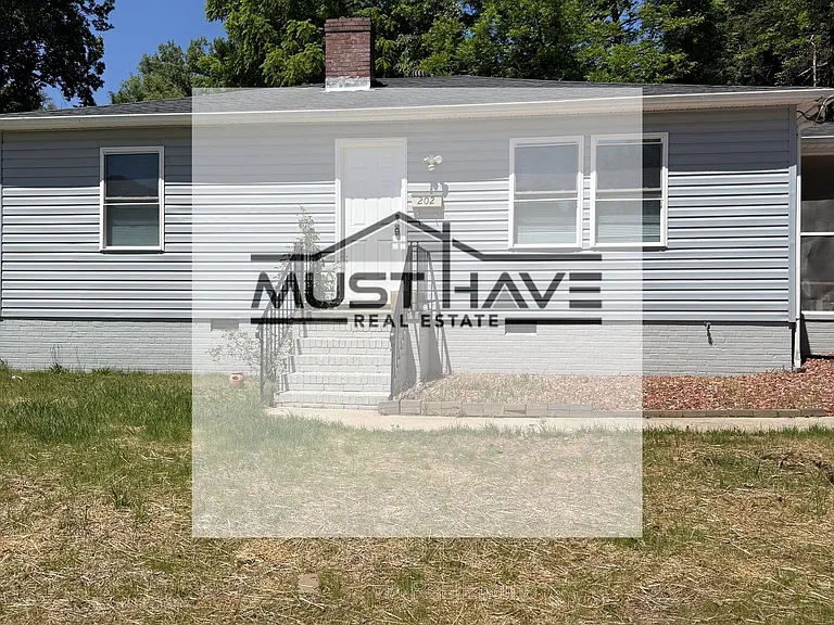 202 Newland Pl NW — Photo 1