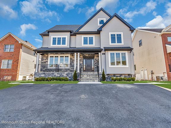 3rd image of 26 White Dove Court