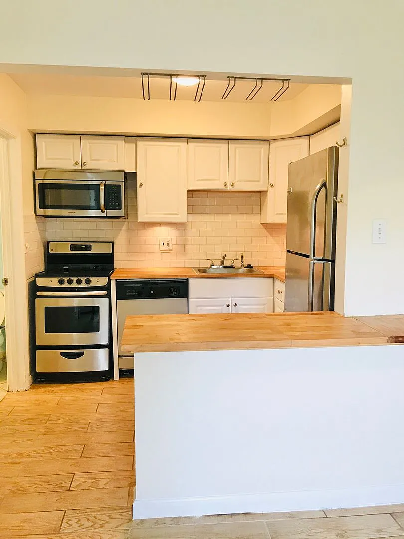 Gorgeous 2-Bed/1.5-Bath Townhouse in West Chester! Available Early September! — Photo 4