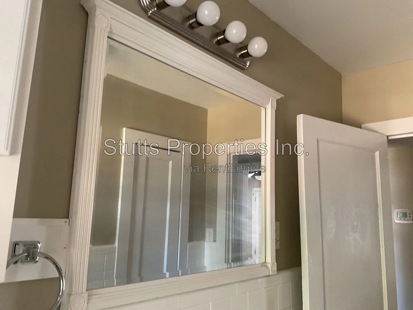 3 bed, 1.0 bath, 1200 sqft, $1,395 — Photo 2