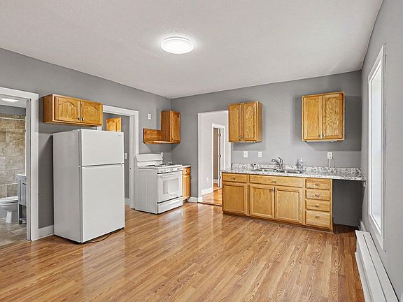 2nd image of 2600 University Ave NE