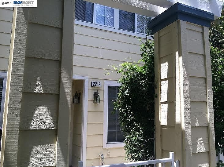 1st image of 2212 Holtspur Ct