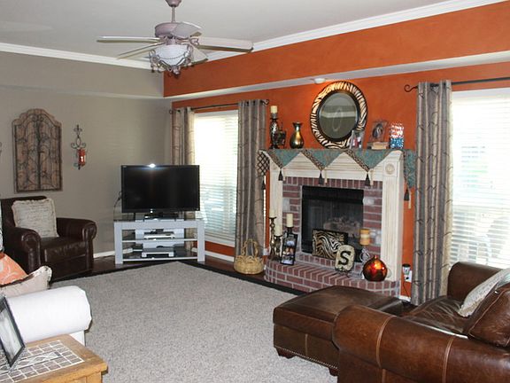 Family room
						:
						Opens to kitchen and breakfast nook. Large, energy efficient windows.