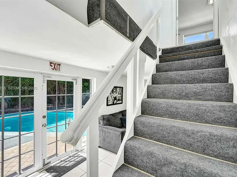 712 SW 7th Ter — Photo 23