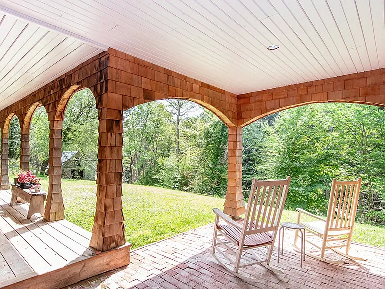 477 Dunham Rd — Photo 3