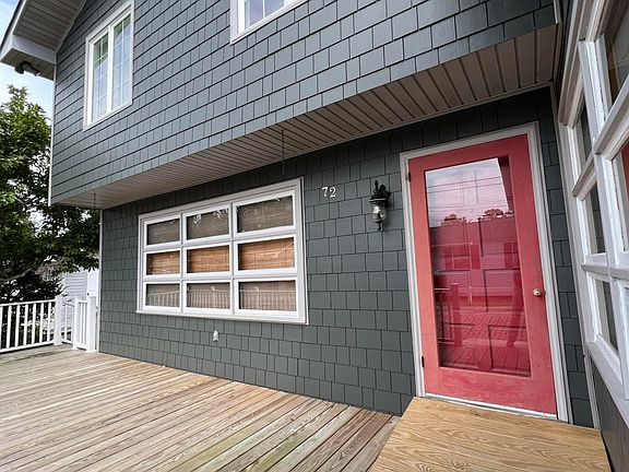 2nd image of 72 Clarkland Village Street