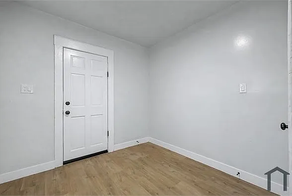 122 W 85th St — Photo 2