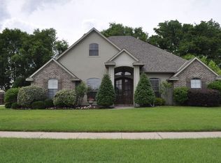 1813 Castlewood Dr, Bossier City, LA 71111
