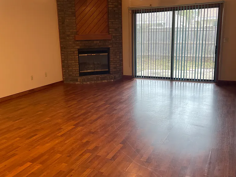 1018 Alderwood Way — Photo 2