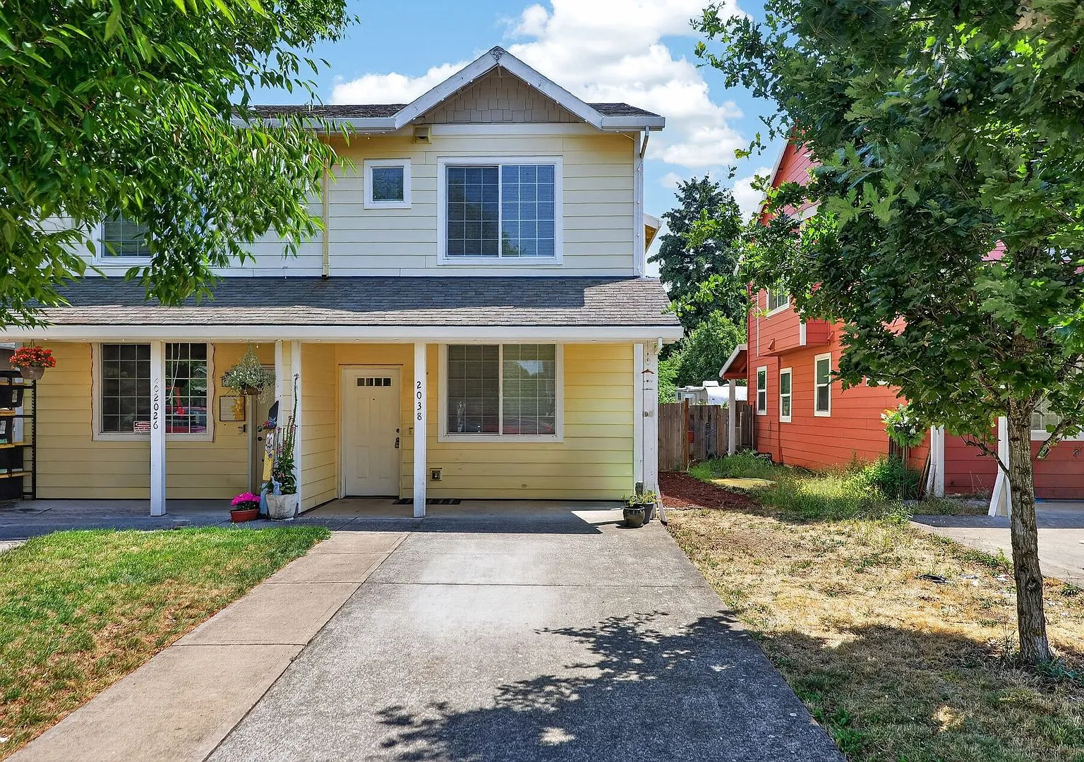 Bright & Spacious Townhome with Private Patio — Photo 1