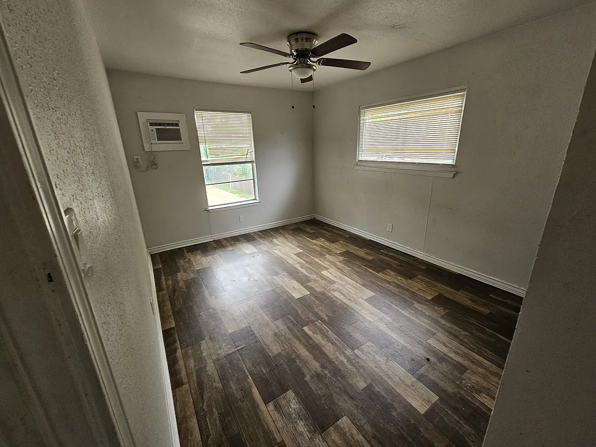Building Photo - 3614 Neer Ave #3
