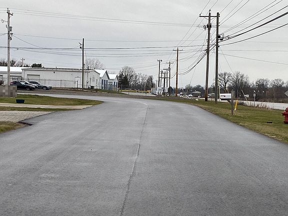 4th image of 33 Cedar Park Blvd S