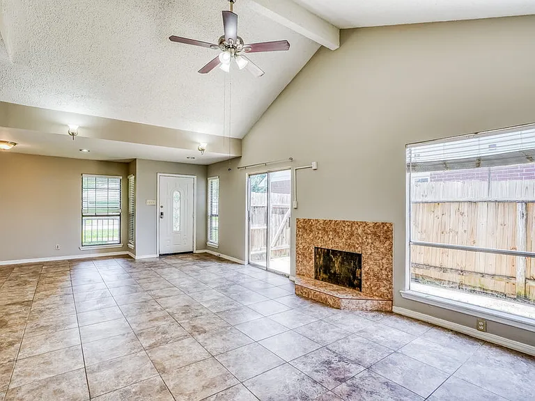 6395 Crossway Dr — Photo 5