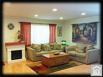 1st image of 356 Vine St