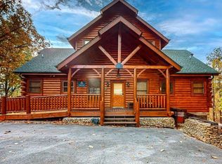 2724 Cats Paw Ln, Sevierville, TN 37862