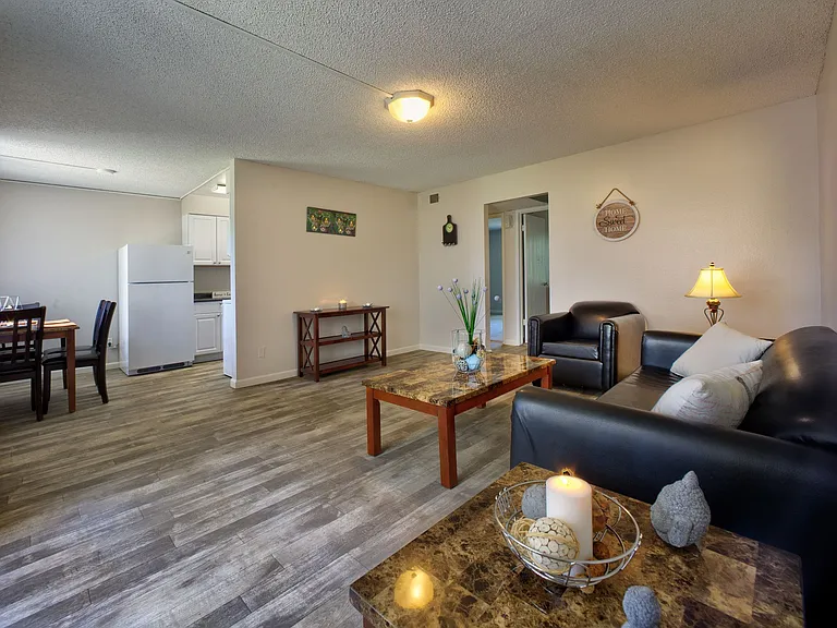 Fair Oaks Apartments — Photo 6