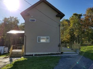 808 Peach St, Slickville, PA 15684