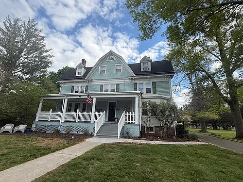 106 E Delaware Ave #2 Photo 1